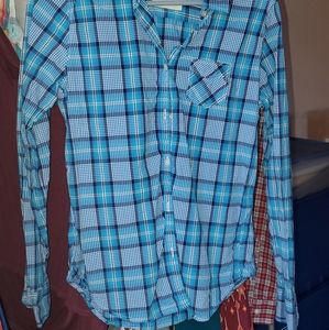 American Eagle Button up shirt